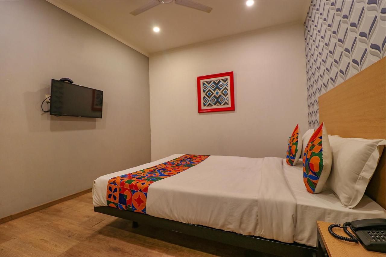 Fabhotel Chattarpur Enclave Nova Deli Exterior foto